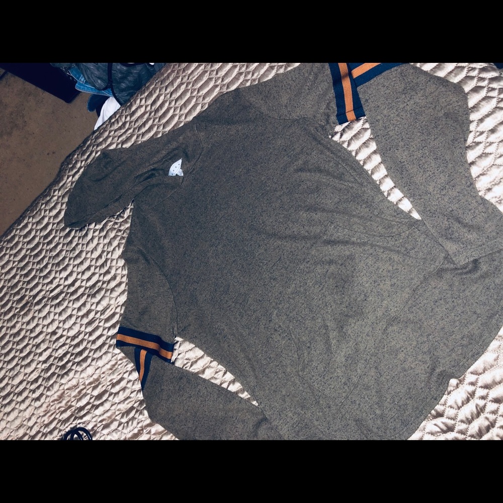 thin trendy sweatshirt